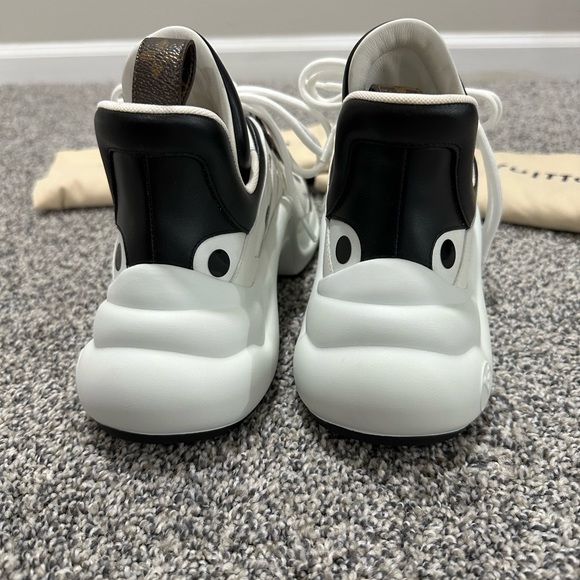 Louis Vuitton Arch Sneakers - Picture 3 of 5
